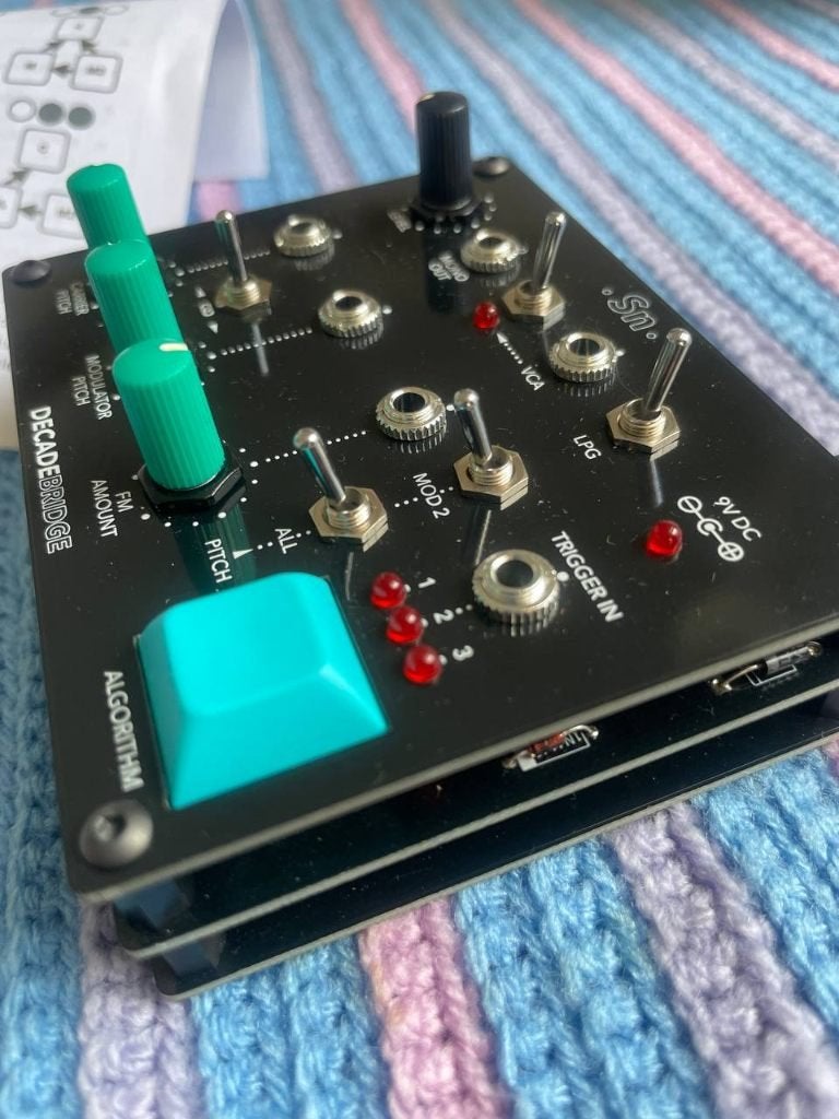 DecadeBridge SN lofi FM synth, Ophalen of Verzenden, Zo goed als nieuw, Overige aantallen, Overige merken