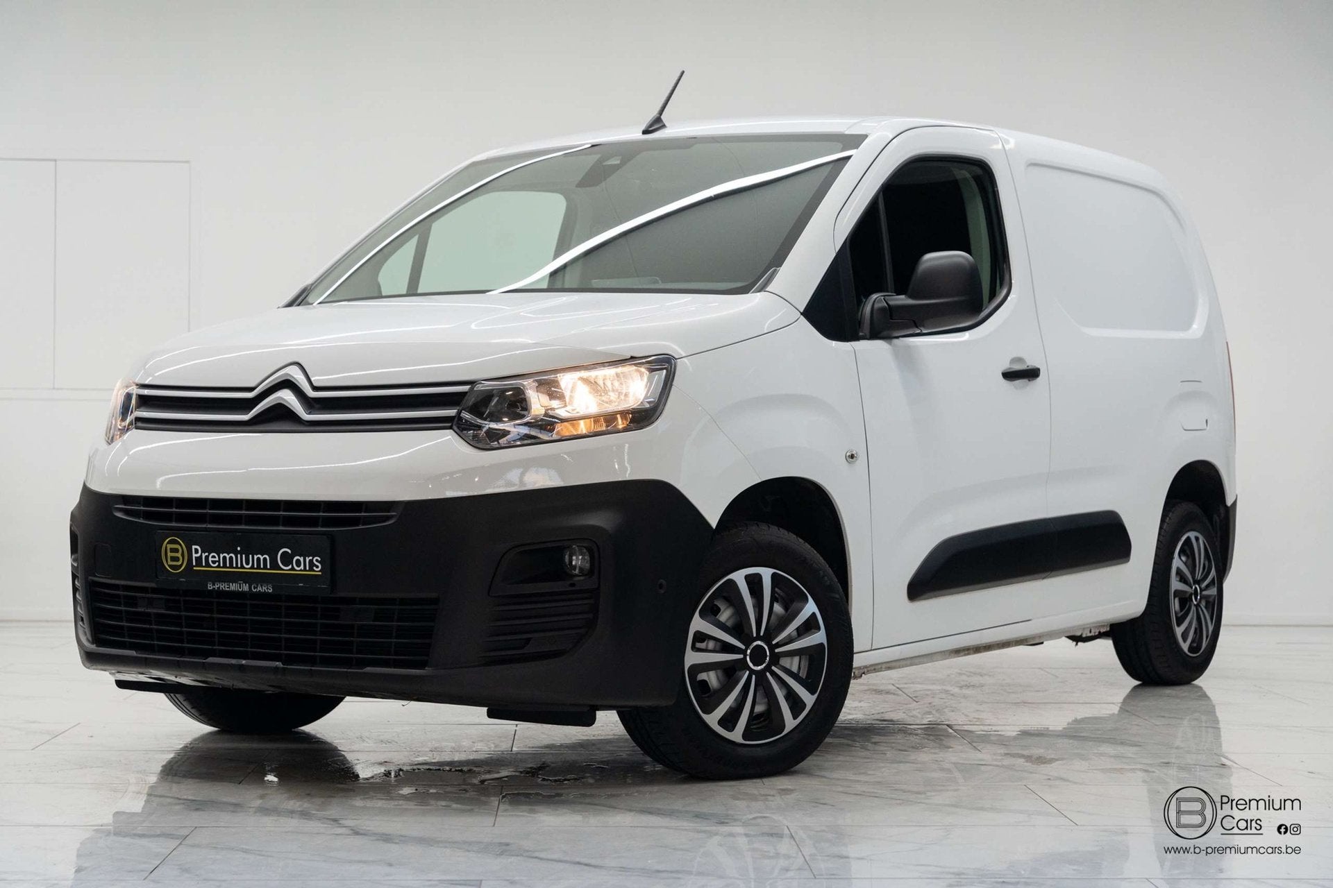 Citroen Berlingo 1.5 HDI! Full options! Airco, cruise, camer, Phares entièrement LED, 75 kW, Achat, Euro 6