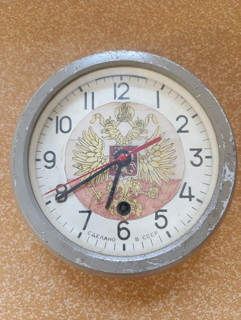 Klok voor marine/onderzeeër die door de Sovjet-Unie werkt, Antiek en Kunst, Ophalen of Verzenden