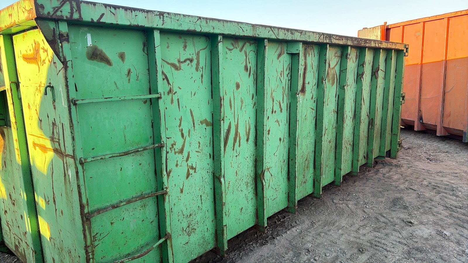 Container, Zakelijke goederen, Ophalen