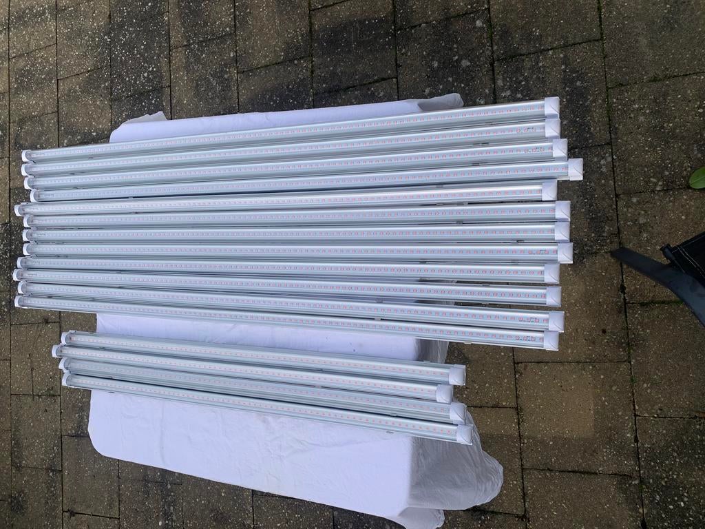 TL Led groeilamp 18 Watt, Tuin en Terras, Kweekspullen, Zo goed als nieuw, Ophalen