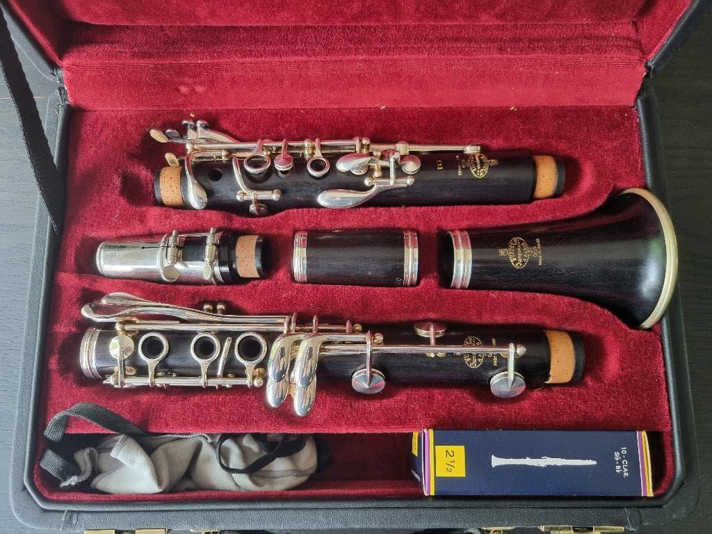 Klarinet Buffet E13, Muziek en Instrumenten, Blaasinstrumenten | Klarinetten, Bes-klarinet, Gebruikt, Ophalen of Verzenden, Met koffer