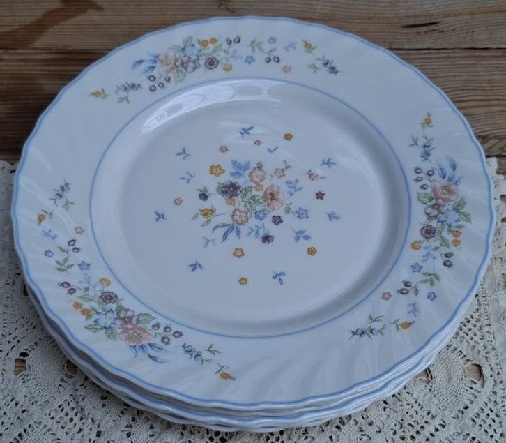 6 Vintage Franse Arcopal diner borden pastel bloemetjes, Huis en Inrichting, Keuken | Servies, Gebruikt, Bord(en), Overige stijlen