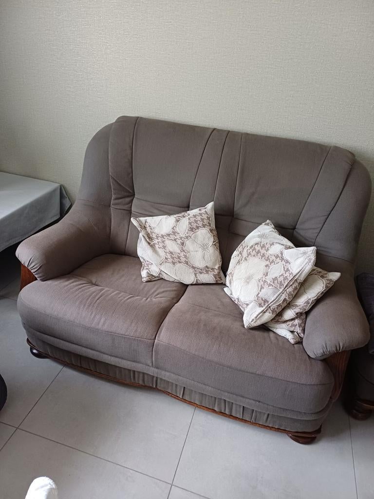 Zetel. 2 stuks + voetenbank+salontafel, Ophalen, Stof