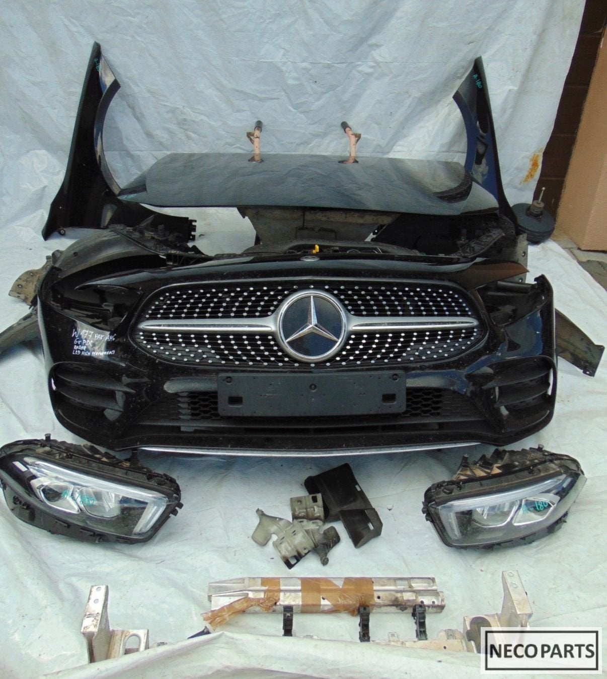 MERCEDES A-KLASSE W177 M-PAKKET AMG CDI VOORKOP COMPLEET, Gebruikt, -, Ophalen of Verzenden, Spatbord