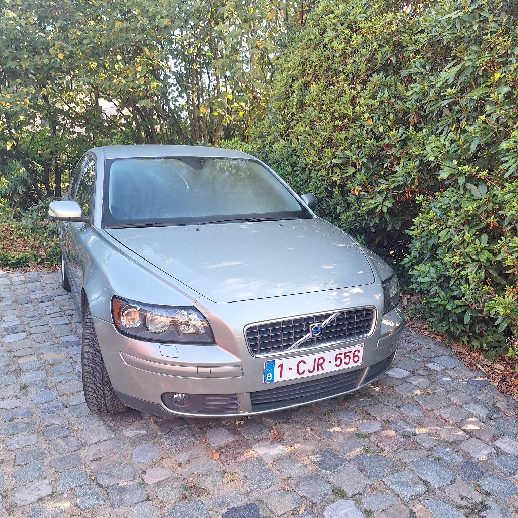 Volvo S40 2006, Auto's, Zwart, 4 cilinders, 700 kg, Beige