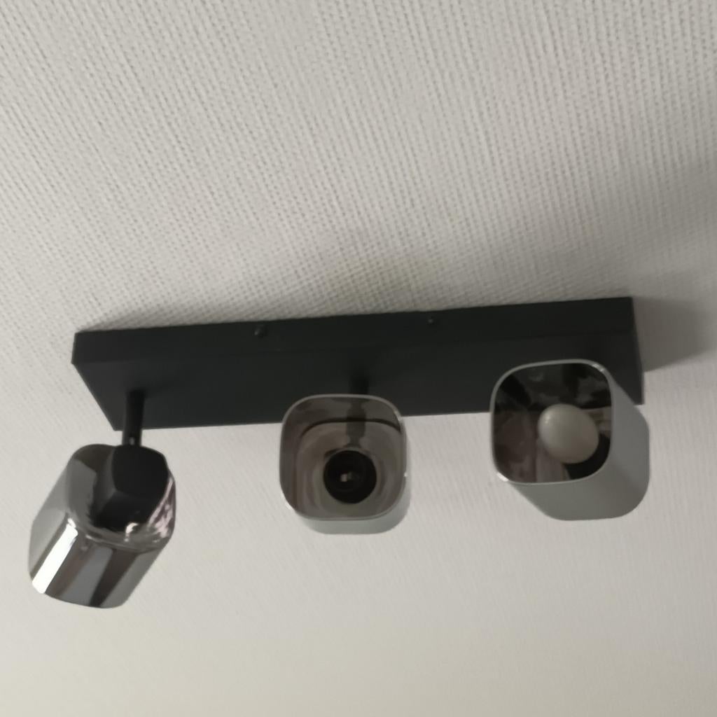 Spots pour plafond., Enlèvement