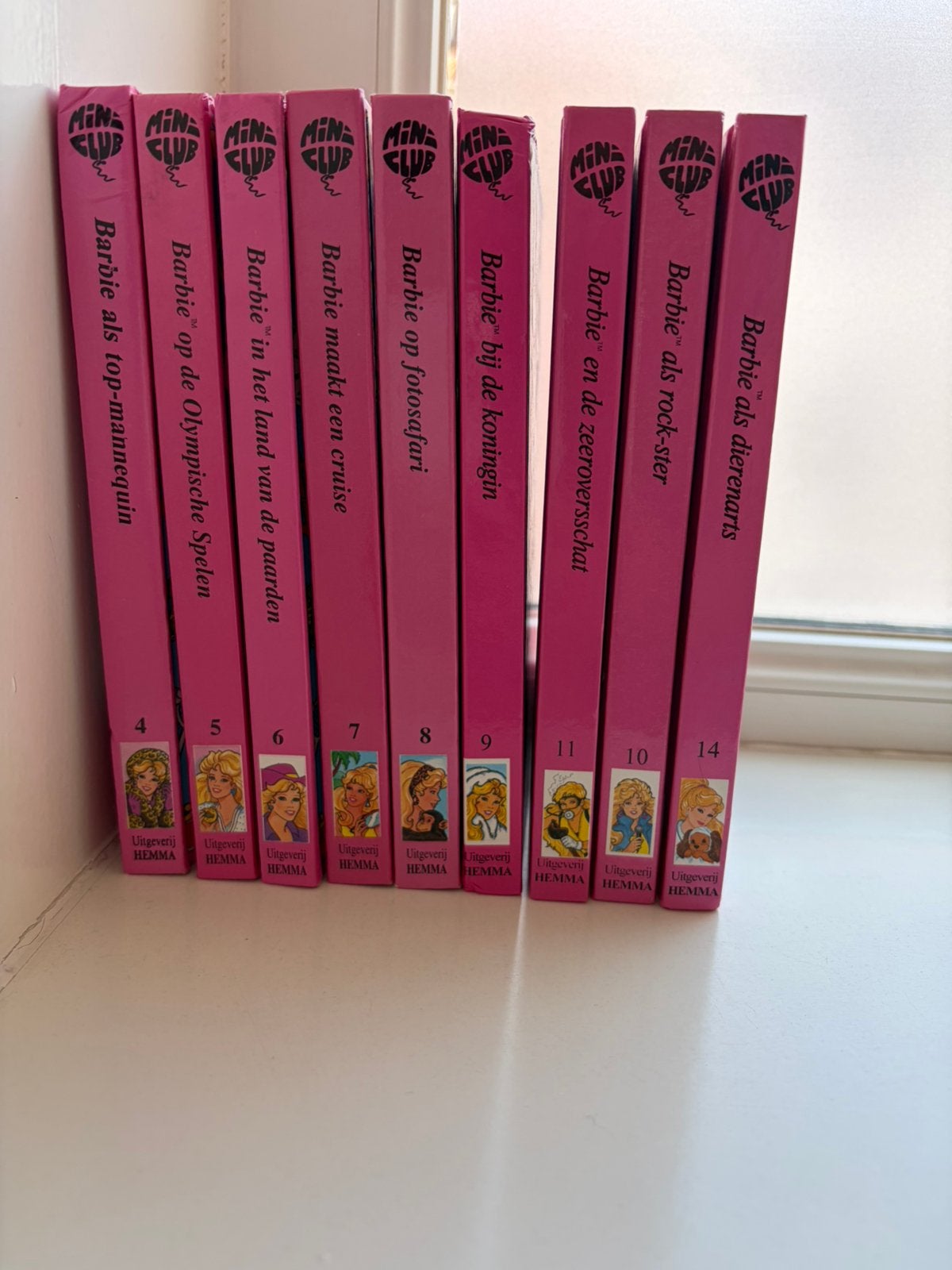 Mina Club Barbie boeken – 9 delen –, Ophalen, Zo goed als nieuw