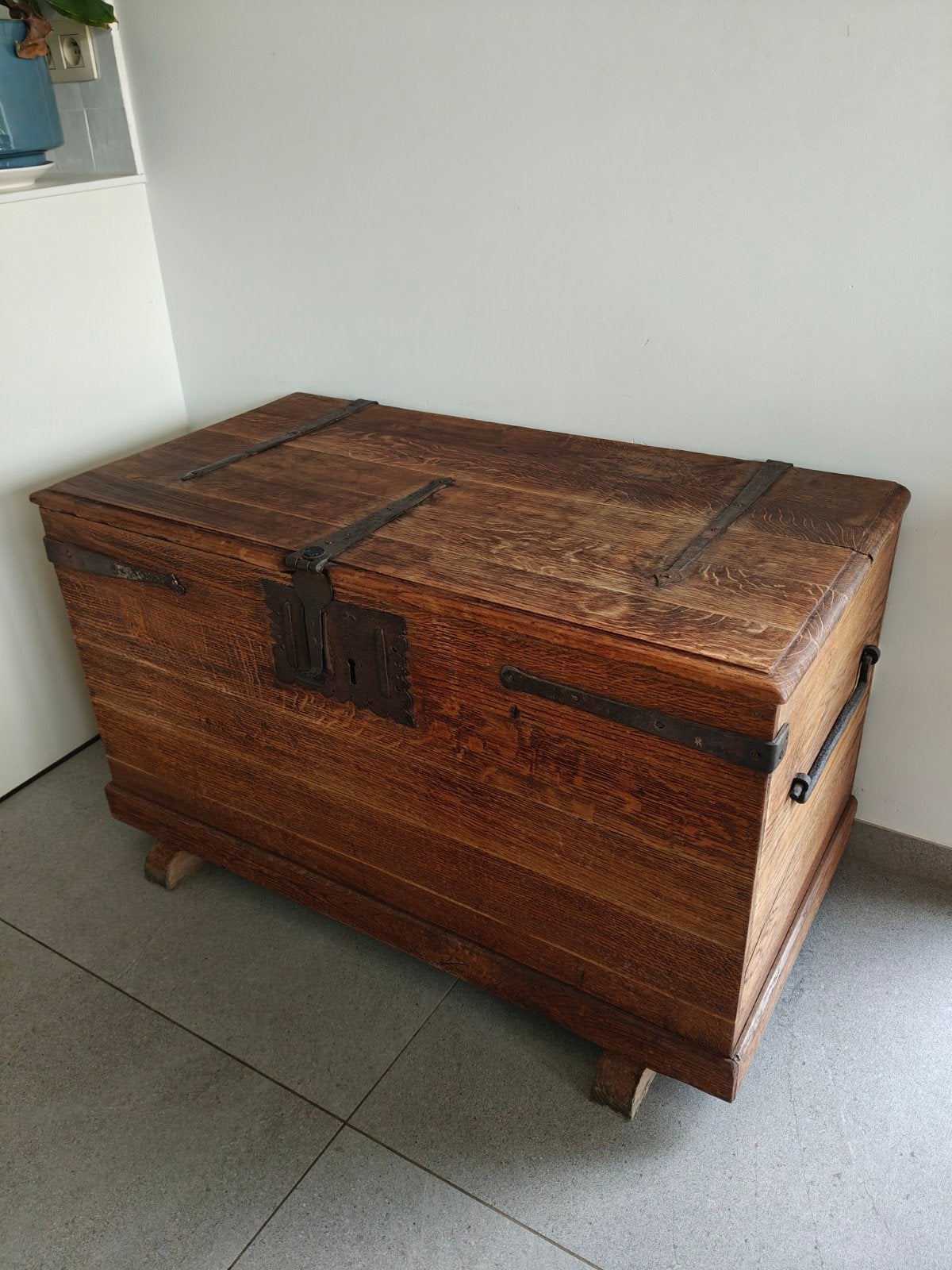 Ancienne caisse de bateau en chêne, XVIIIe siècle, Enlèvement