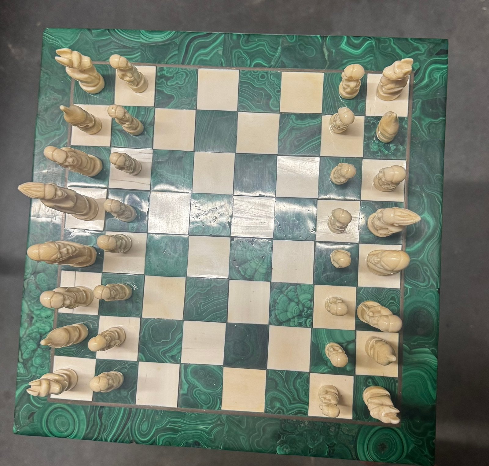 Jeu d'échecs rare en malachite 100% du Congo (34x34 cm), Enlèvement ou Envoi
