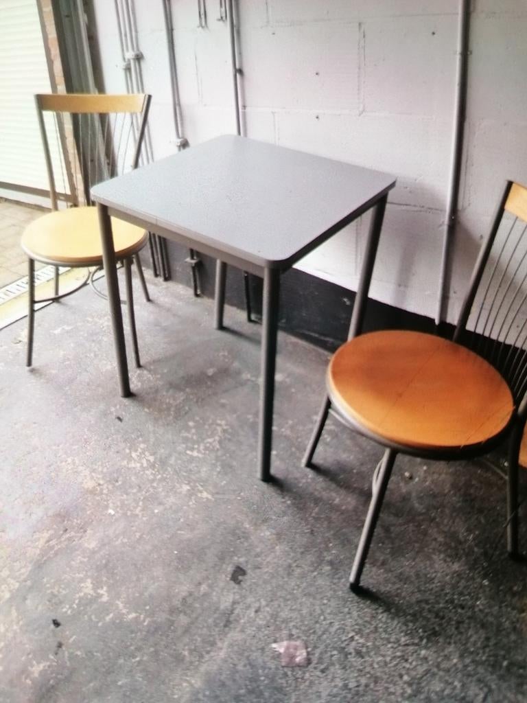 Kleine keuken tafel, Ophalen