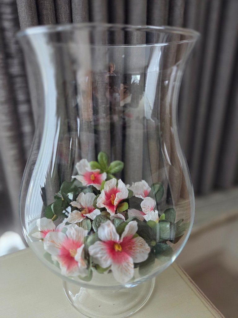 Hoge vaas, Huis en Inrichting, Woonaccessoires | Vazen, Op voet, 32 cm, Wit, Ophalen of Verzenden