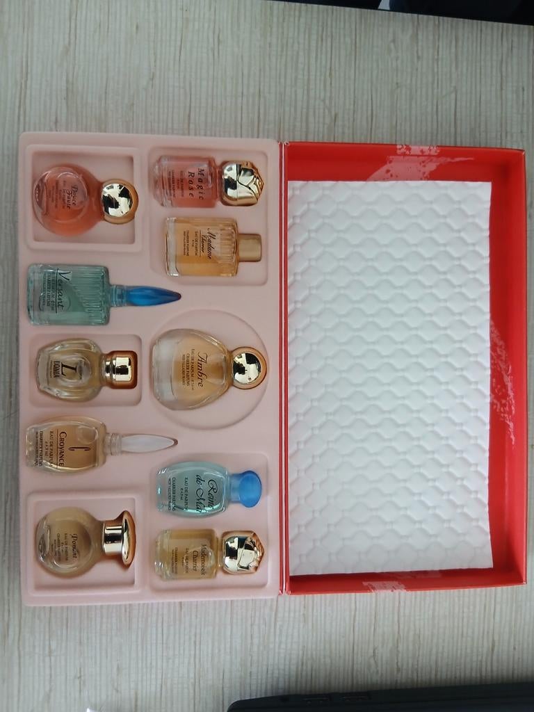 Mini Parfum flesjes, Verzamelen, Ophalen of Verzenden