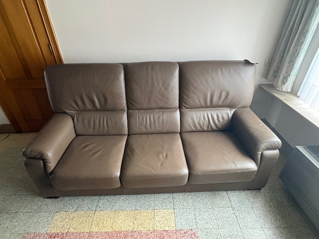 3 zit lederen zetel kleur taupe, Huis en Inrichting, Ophalen, Gebruikt, Driepersoons, Rechte bank
