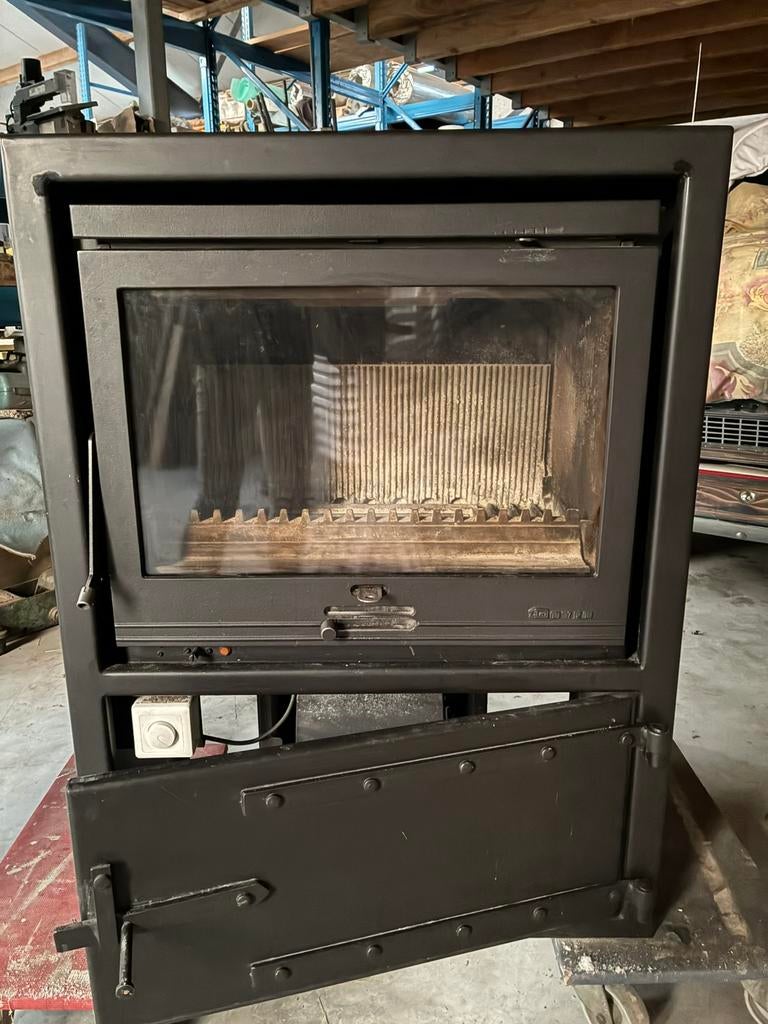 Houtkachel met ventilator warmte, Ophalen, Zo goed als nieuw, Hout, Houtkachel