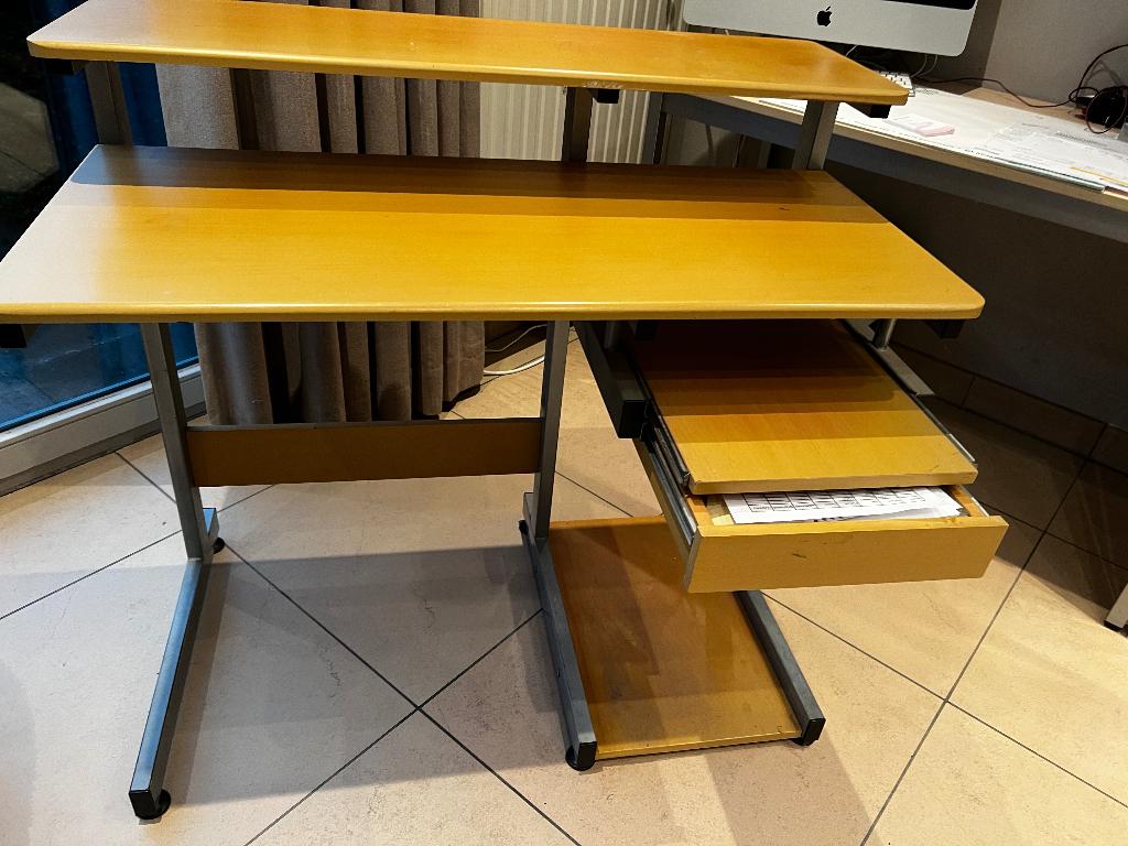 Bureau met meerdere lagen, Ophalen, Opbergruimte, Gebruikt, Hout