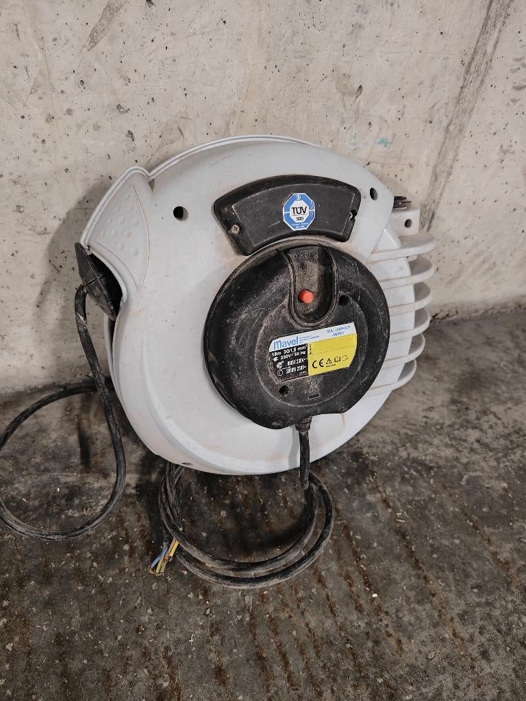 automatische kabelhaspel, Ophalen, Zo goed als nieuw