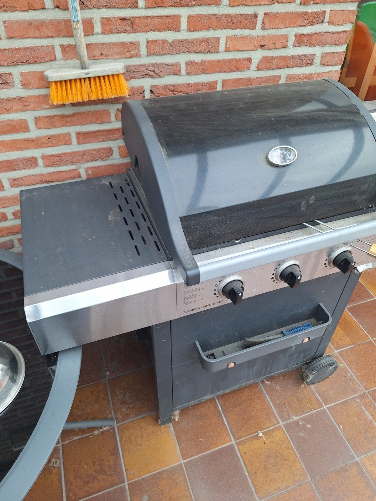 gasbbq groot met vuurtje apart., Tuin en Terras, Ophalen