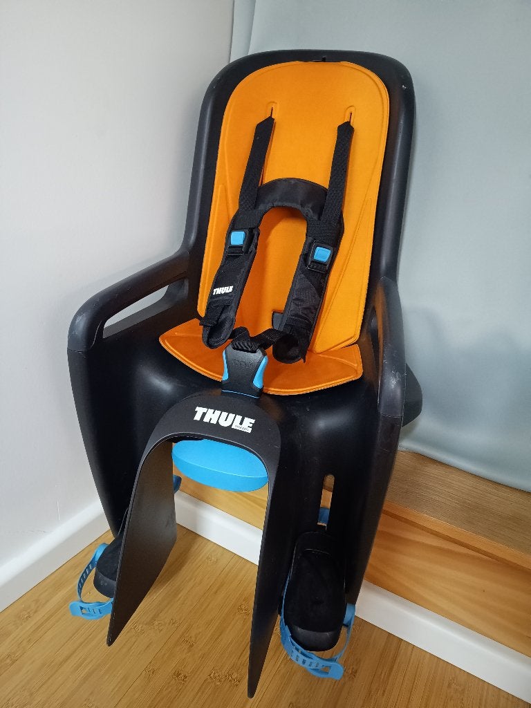 fietsstoeltje met 2 beugels en 2 adapters, Fietsen en Brommers, Ophalen, Achterzitje, Thule Ride Along, Gebruikt