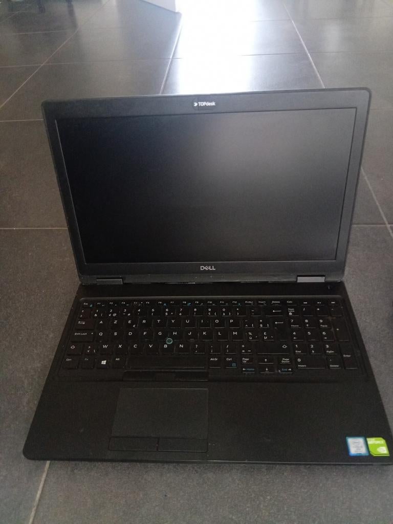 Dell lattitude 5580 met lader, Computers en Software, Windows Laptops, Ophalen