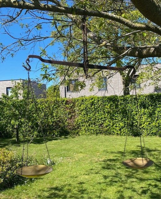 ntieke hangweegschaal (balans) met messing schalen, Enlèvement