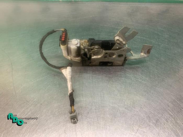 Serrure portière mécanique 4portes arrière droite d'un Pe, -, 3 mois de garantie, Utilisé, -