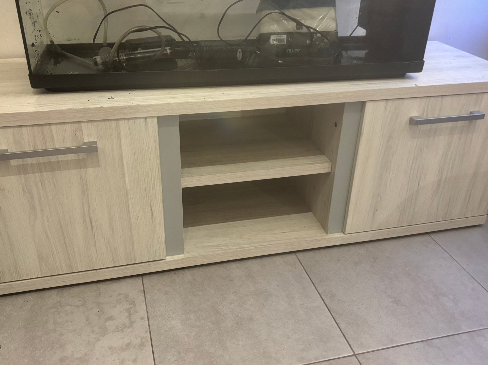 Tv kast, Ophalen