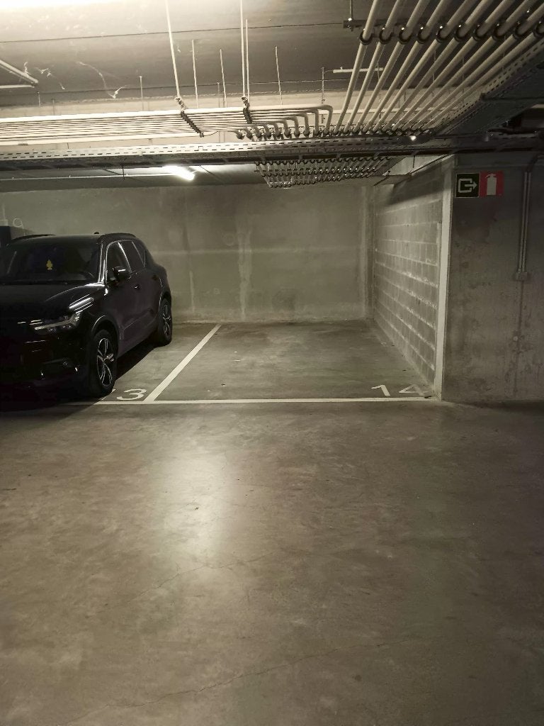 Autostaanplaats te huur Ninove, Province de Flandre-Orientale