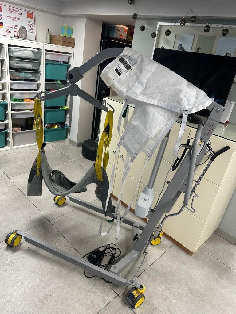 Handi-Move tillift + lader & extra tilband/draagdoek, Diversen, Ophalen, Gebruikt
