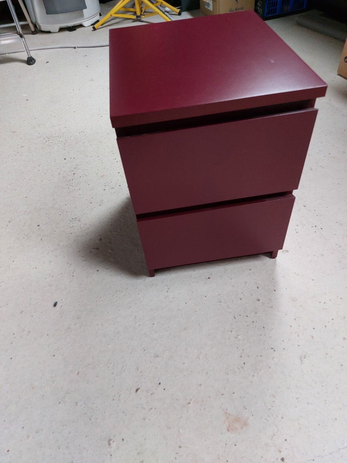 2 MALM (ikea) nachtkastjes, Ophalen