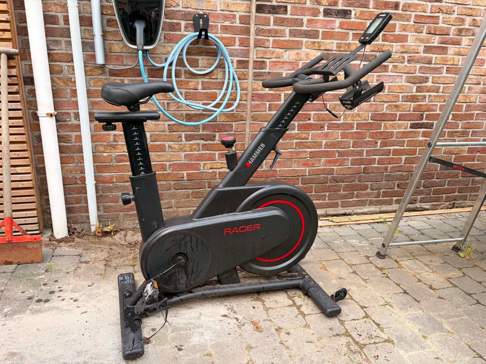 Spinbike hamer, Enlèvement