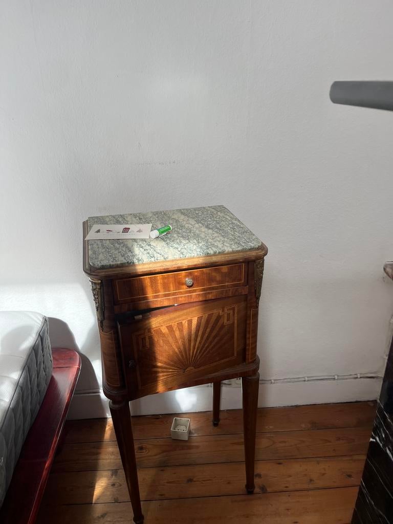 2 nachtkastjes | Art Deco + antiek | marmer hout, Huis en Inrichting, Slaapkamer | Nachtkastjes, Ophalen, Zo goed als nieuw, Hout