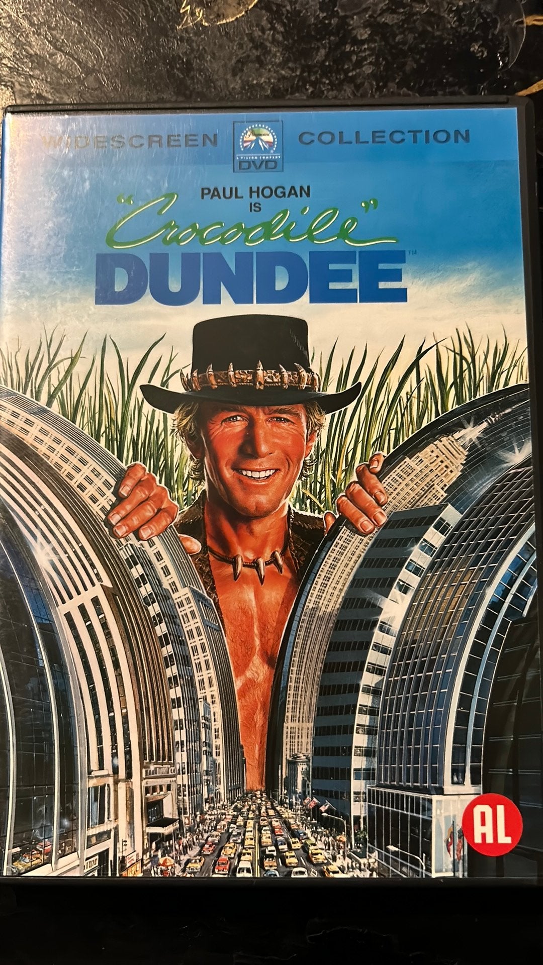Crocodile Dundee, Enlèvement ou Envoi, Comme neuf