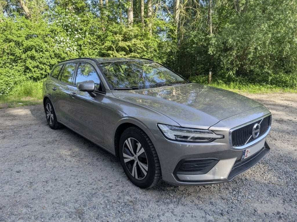 Volvo V60 D3 Euro 6, diesel, non-fumeurs, bien entretenue, Autos, Argent ou Gris, Achat, Boîte manuelle, Noir