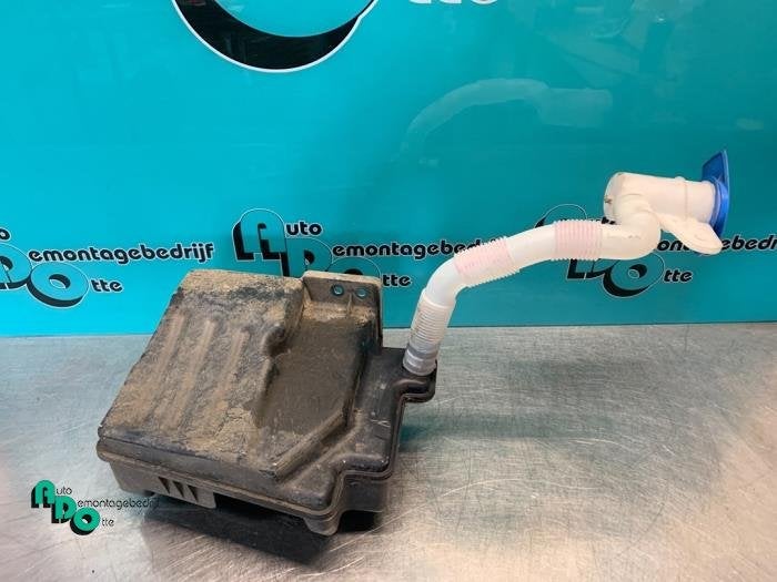 Réservoir lave-glace avant d'un Volkswagen Caddy (Caddy 04-, Volkswagen, -, 3 mois de garantie, Utilisé