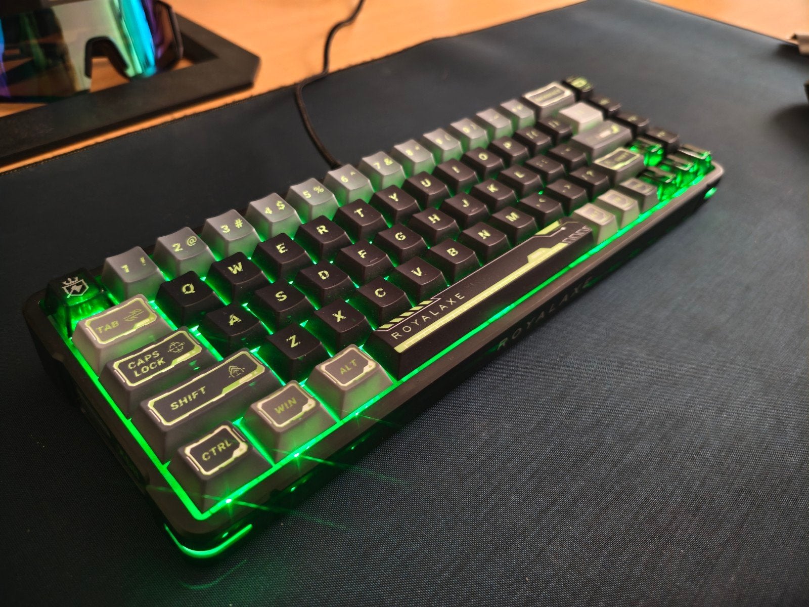 2x Nieuwe RoyalAxe X68 Aluminium Keyboard 65% Magnetic Jade, Ophalen of Verzenden, Qwerty, Nieuw, Bedraad