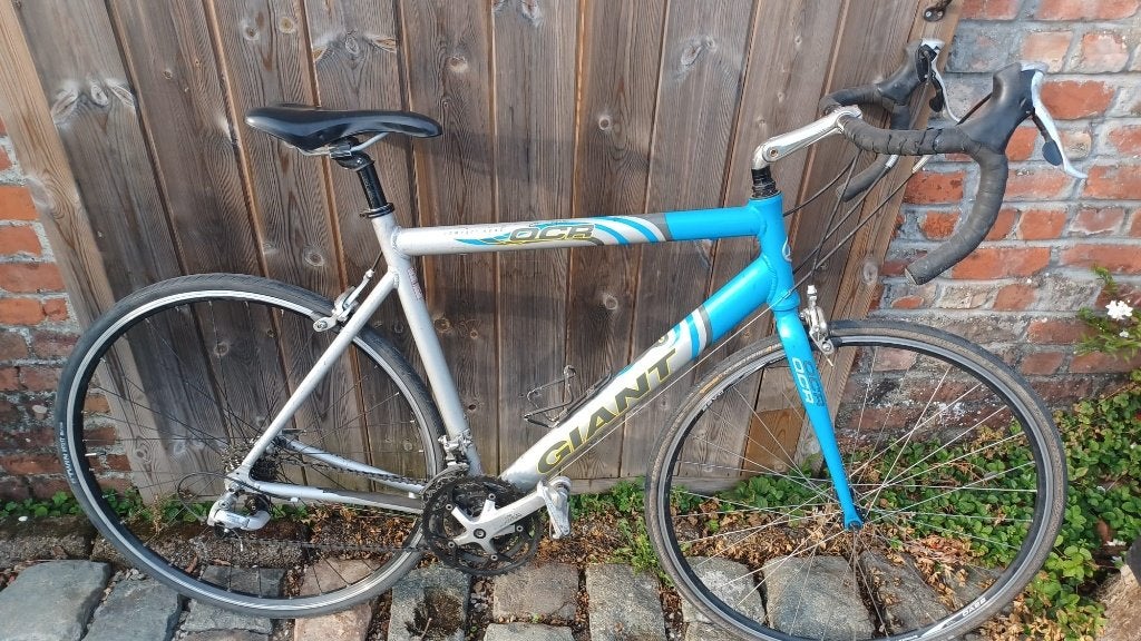 Vélo de route GIANT, Vélos & Vélomoteurs, Frein sur jante, Aluminium, Giant, Enlèvement