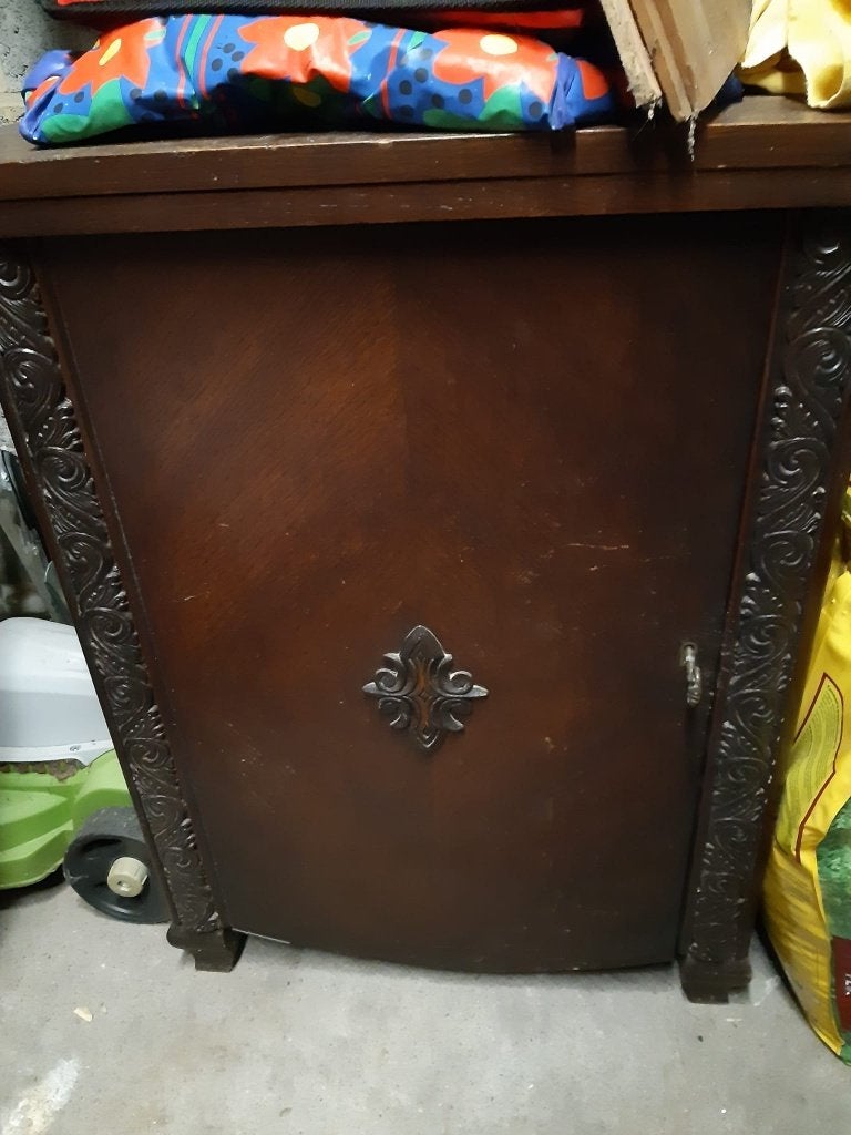 Meuble machine à coudre, Enlèvement