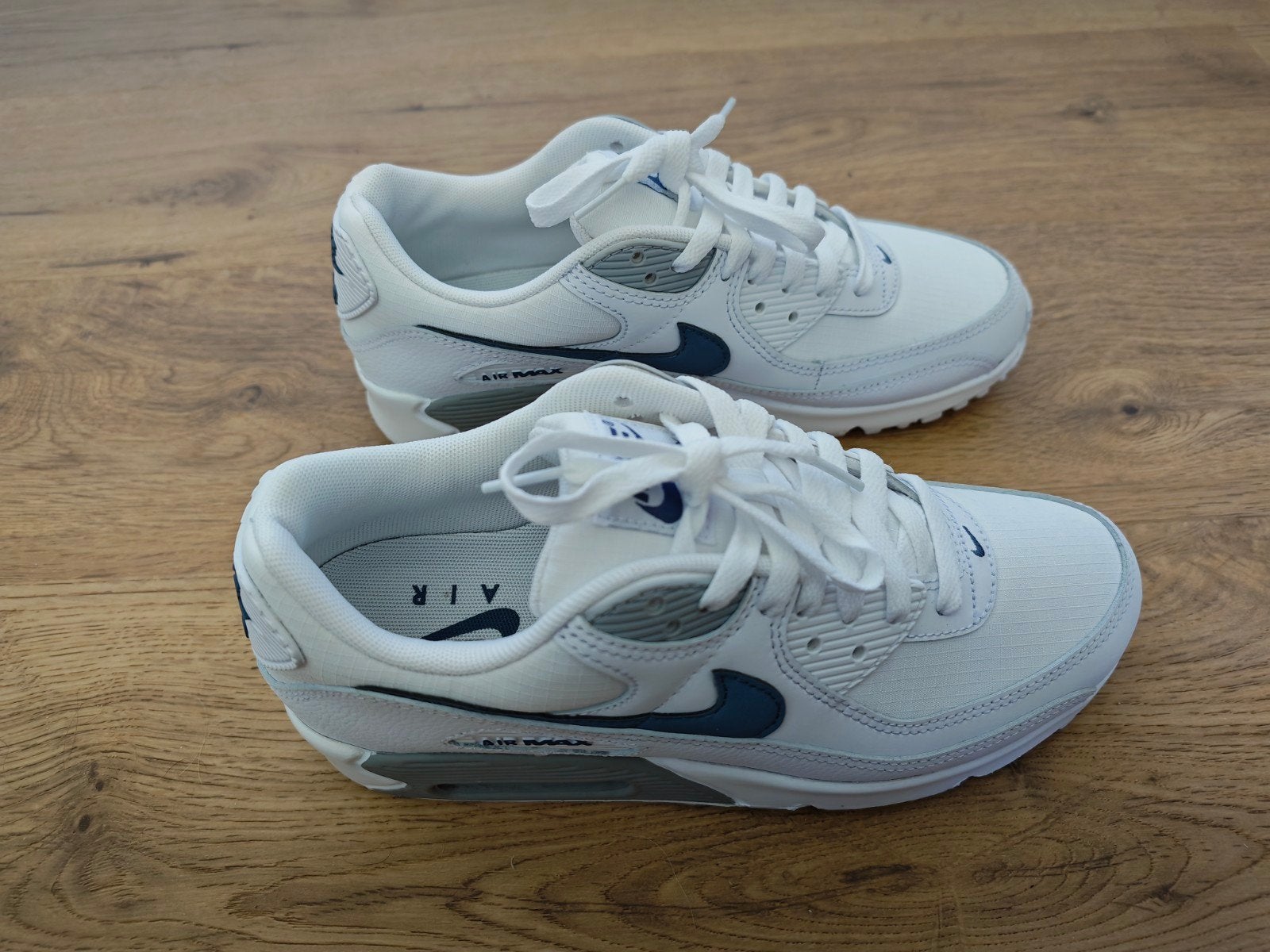 Nike Air Max 90 - wit met blauw en grijs - maat: EUR 40, Kleding | Heren, Ophalen, Wit, Nike, Nieuw