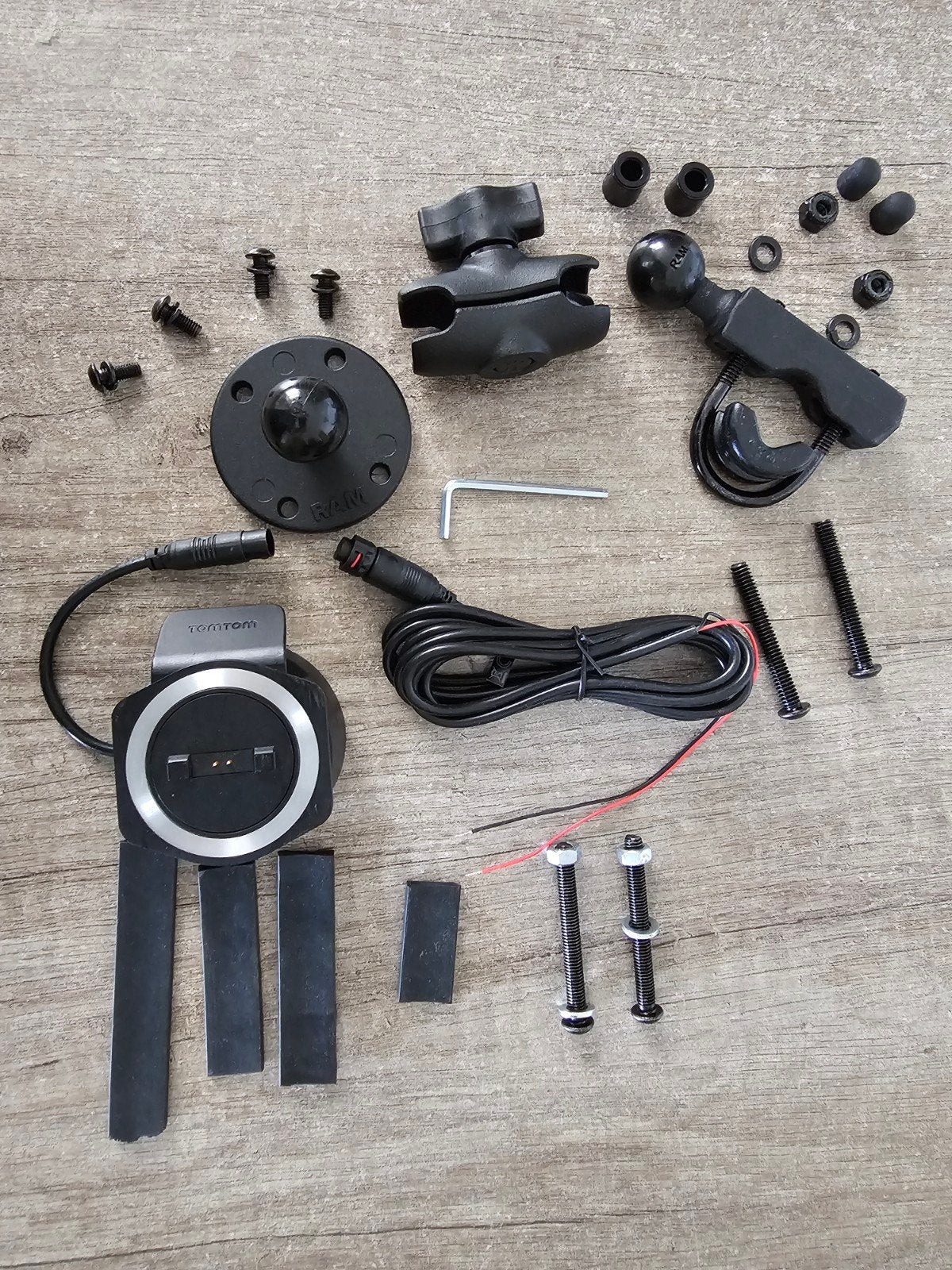 TomTom Rider motorfiets navigatie montagekit 2 sets, Motoren, Ophalen of Verzenden