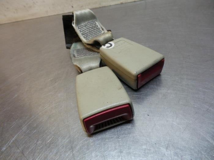 Insertion ceinture de sécurité arrière centre d'un Alfa R, -, Utilisé, Alfa Romeo, -