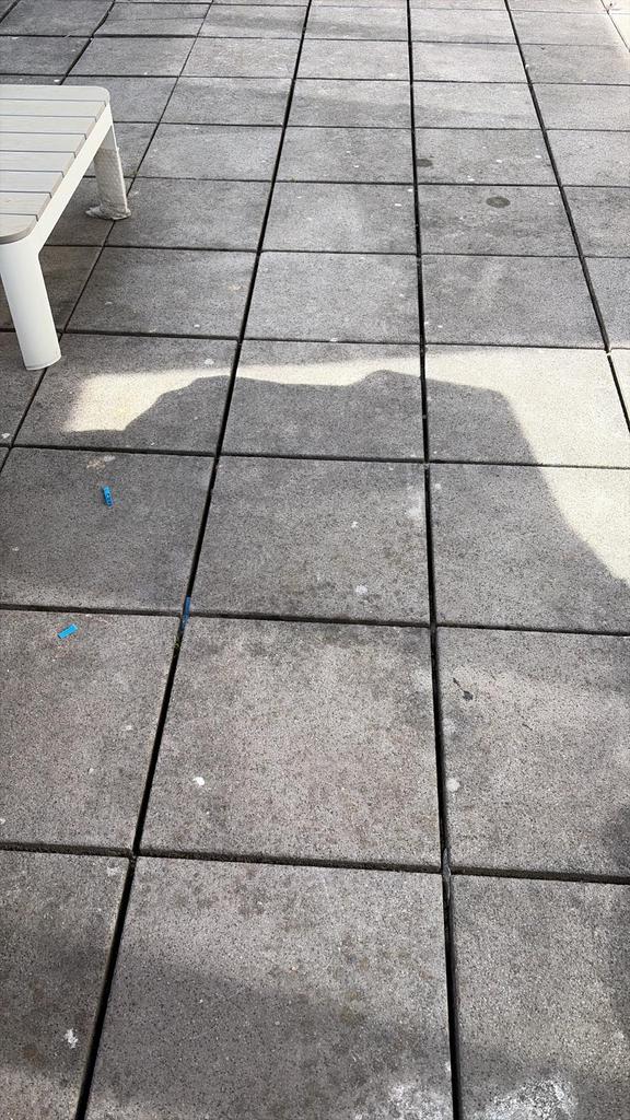 Terras stenen gratis af te halen, Ophalen, Zo goed als nieuw