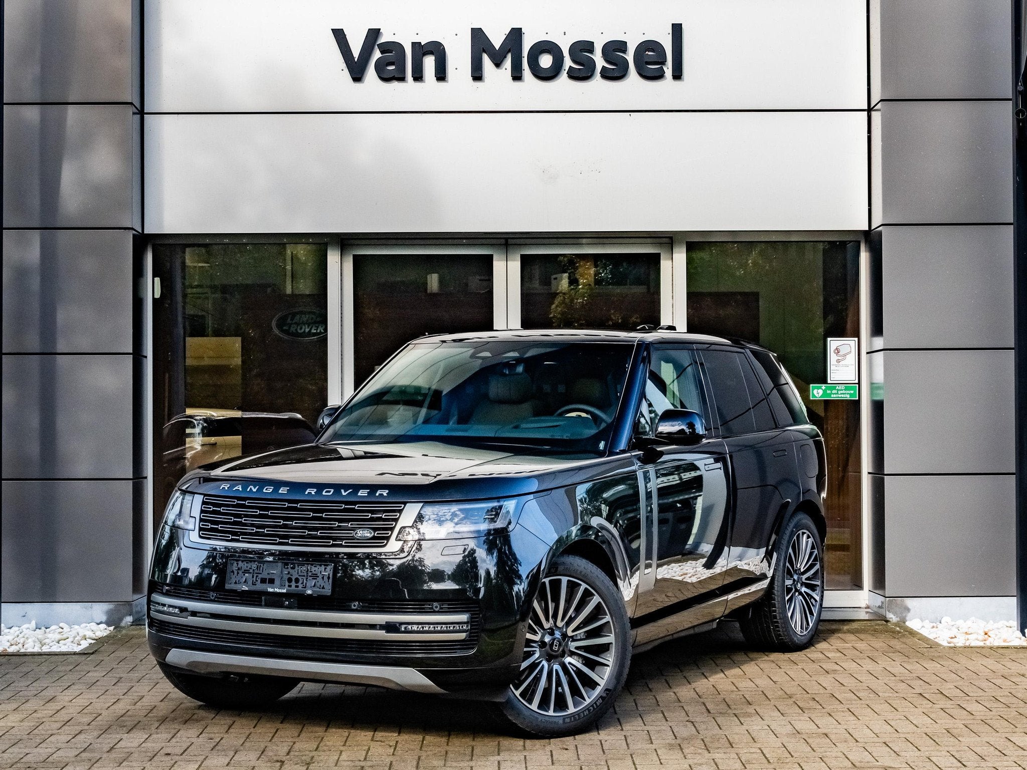 Land Rover Range Rover SWB P460e Westminster AWD Auto. 27MY, Autos, 460 ch, Entreprise, 3000 kg, 5 portes