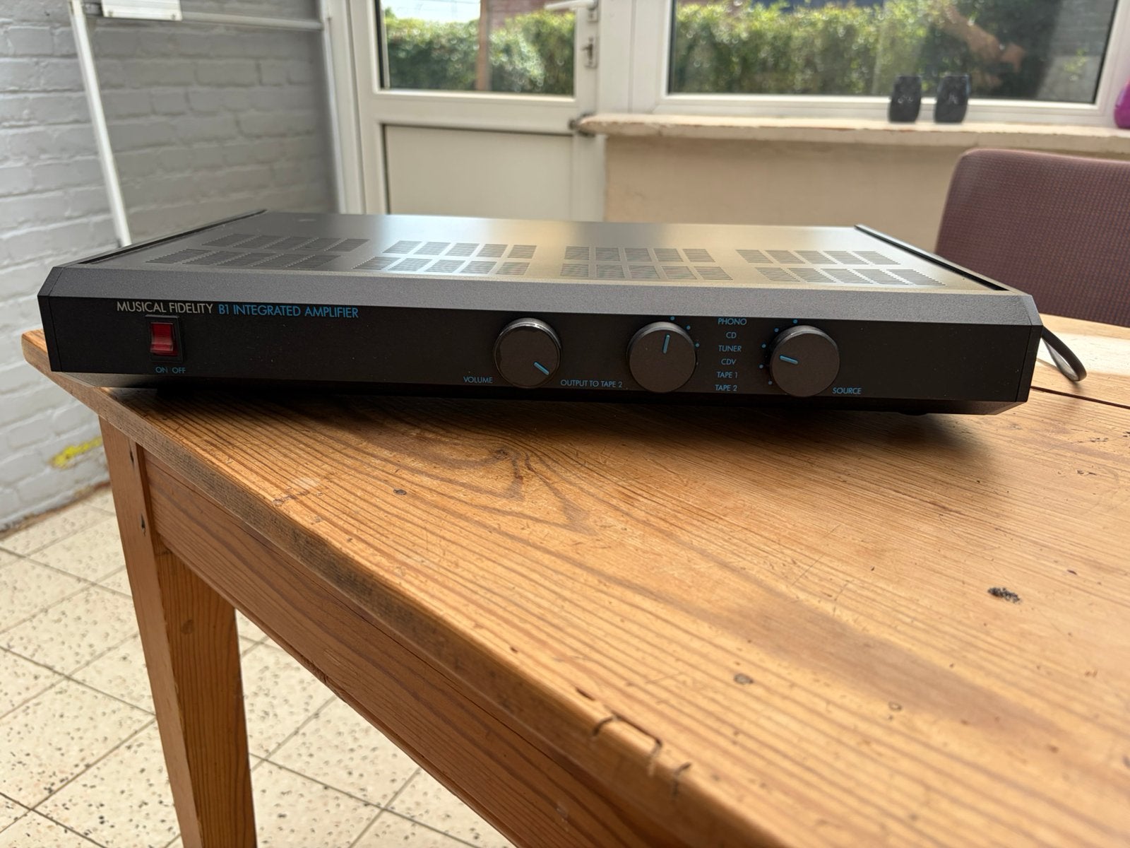 MUSICAL FIDELITY B1 GEÏNTEGREERDE VERSTERKER, Audio, Tv en Foto, Versterkers en Ontvangers, Ophalen of Verzenden, Zo goed als nieuw