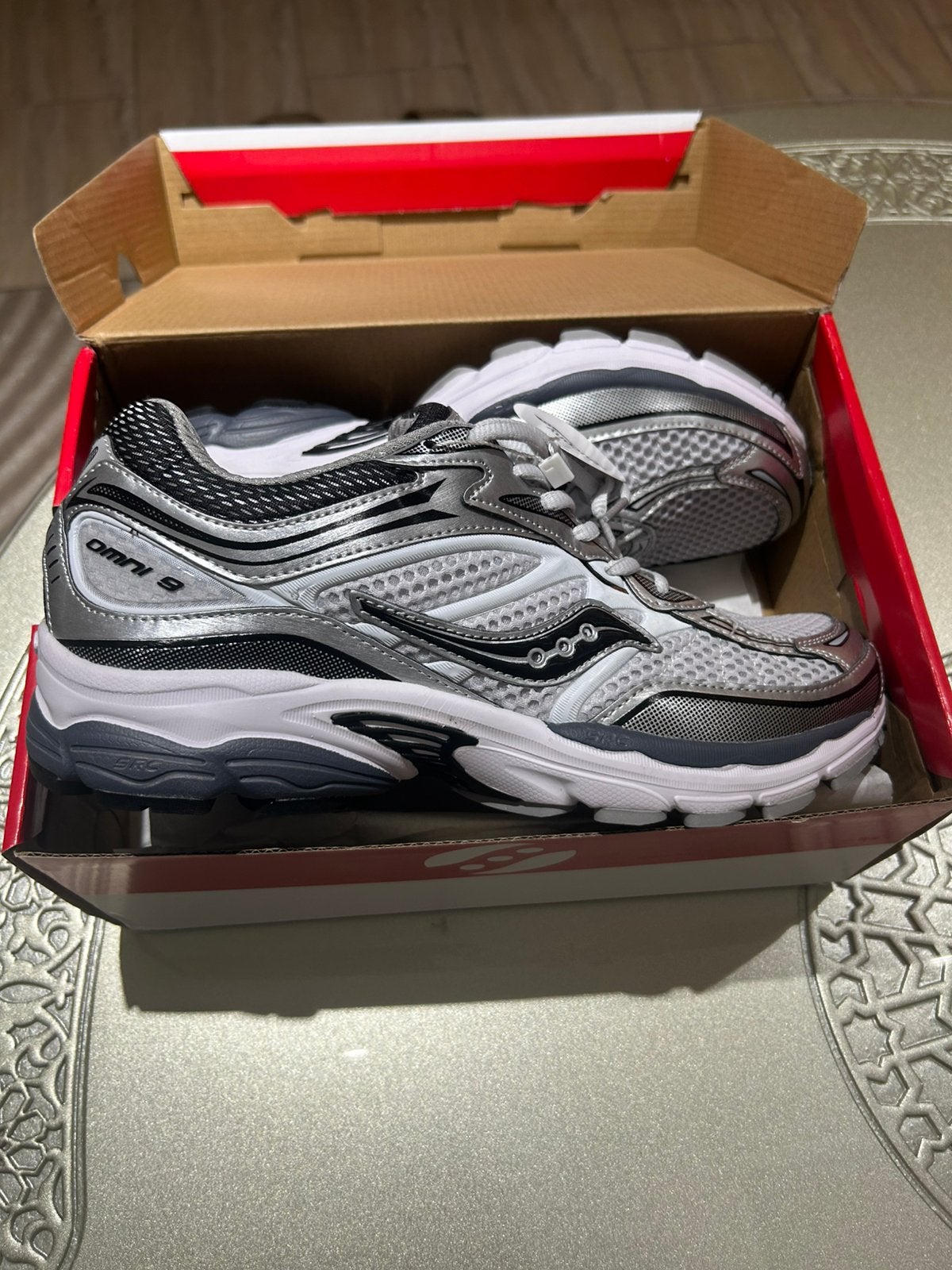 Saucony Progrid Omni 9, Ophalen of Verzenden, Zo goed als nieuw