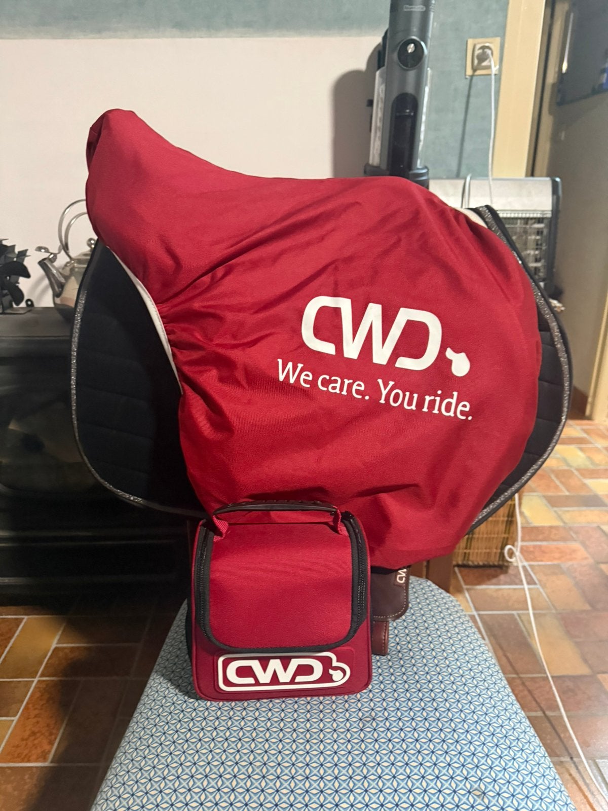 Selle de saut CWD à vendre 17 », Animaux & Accessoires, Obstacle, Comme neuf, CWD, Enlèvement