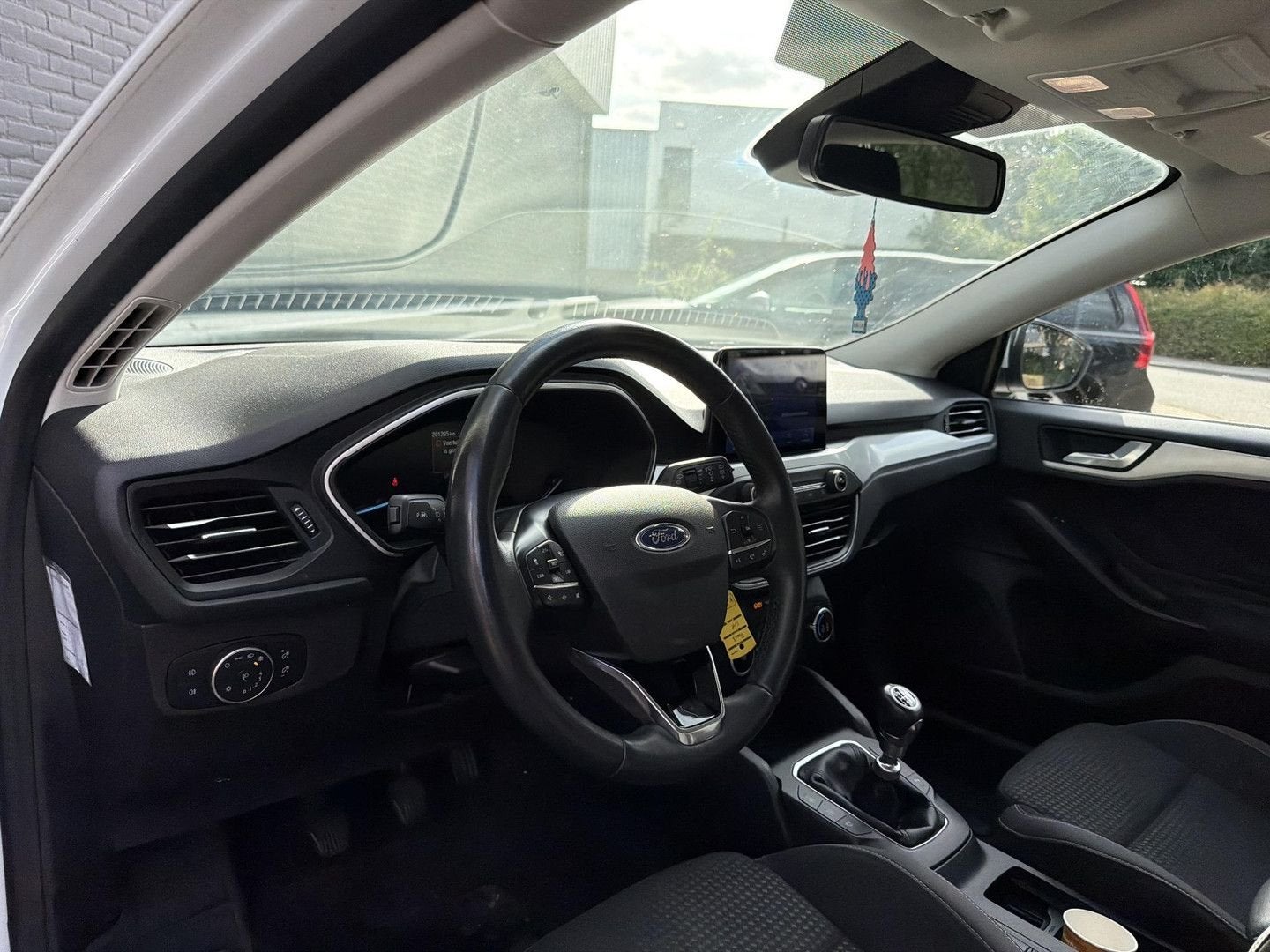 Ford Focus Wagon 1.0 EcoBoost Hybrid Trend Edition Business, Auto's, Focus, 116 g/km, Navigatiesysteem, Wit