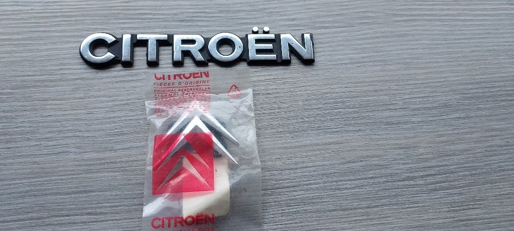 2 oude emblemen van Citroën, Verzenden, Zo goed als nieuw, Verpakking