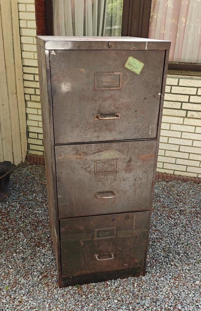 armoire  vintage industrielle, Enlèvement