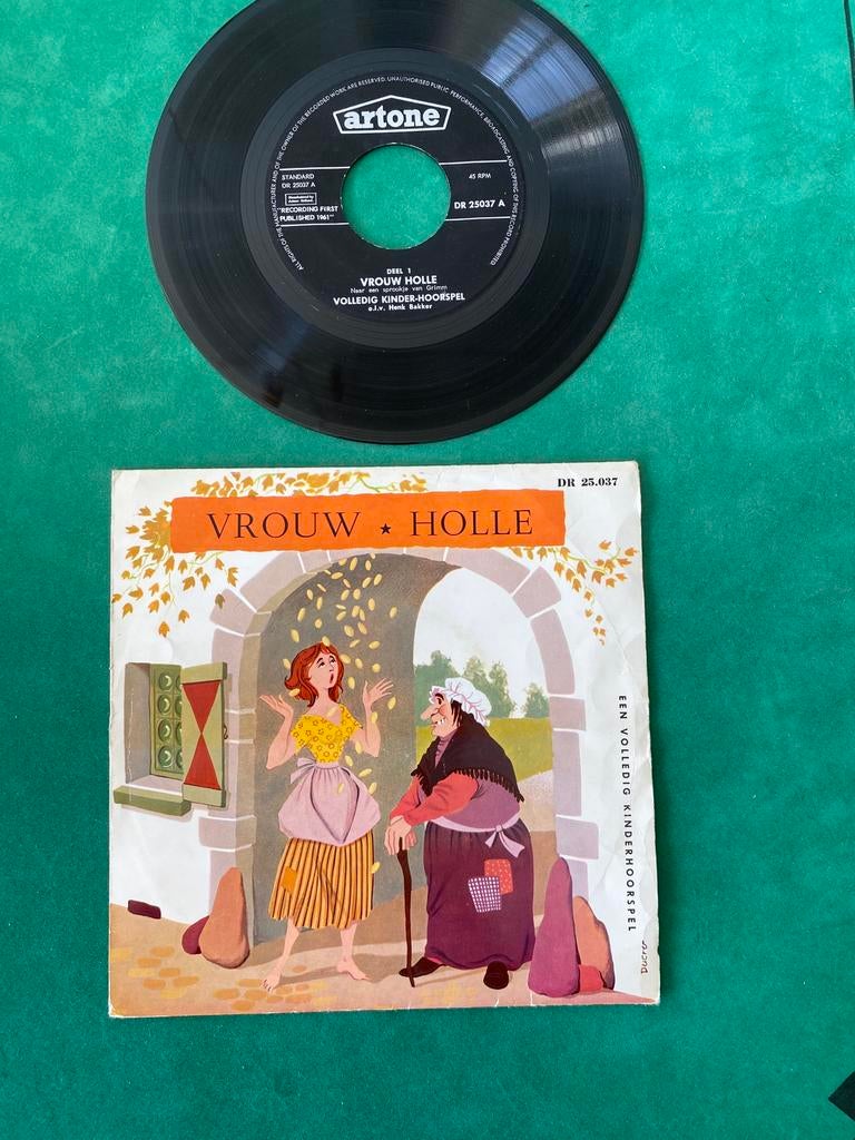 🍄 Vintage ( 1961 ) “ Vrouw Holle “ ( Henk Bakker, Ophalen of Verzenden, Zo goed als nieuw, Verhaal of Sprookje